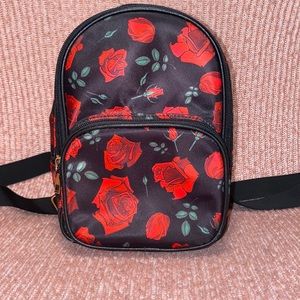 Red Roses 🌹 Como La Flor small-backpack/purse.